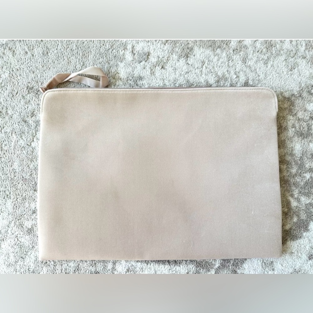 Valentino Beauty Laptop Velvet Pouch - Picture 3 of 7